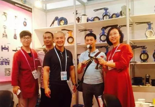 般德閥門(mén)參加展會(huì)團(tuán)隊(duì)