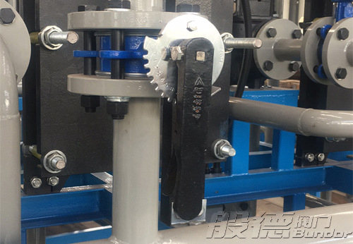 手動對夾蝶閥運(yùn)行